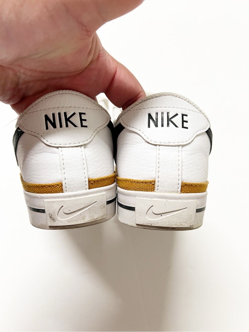 Nike Womens White Black Desert Ochre Court Legacy Next Nature Sneaker Size 11 - Picture 4 of 9